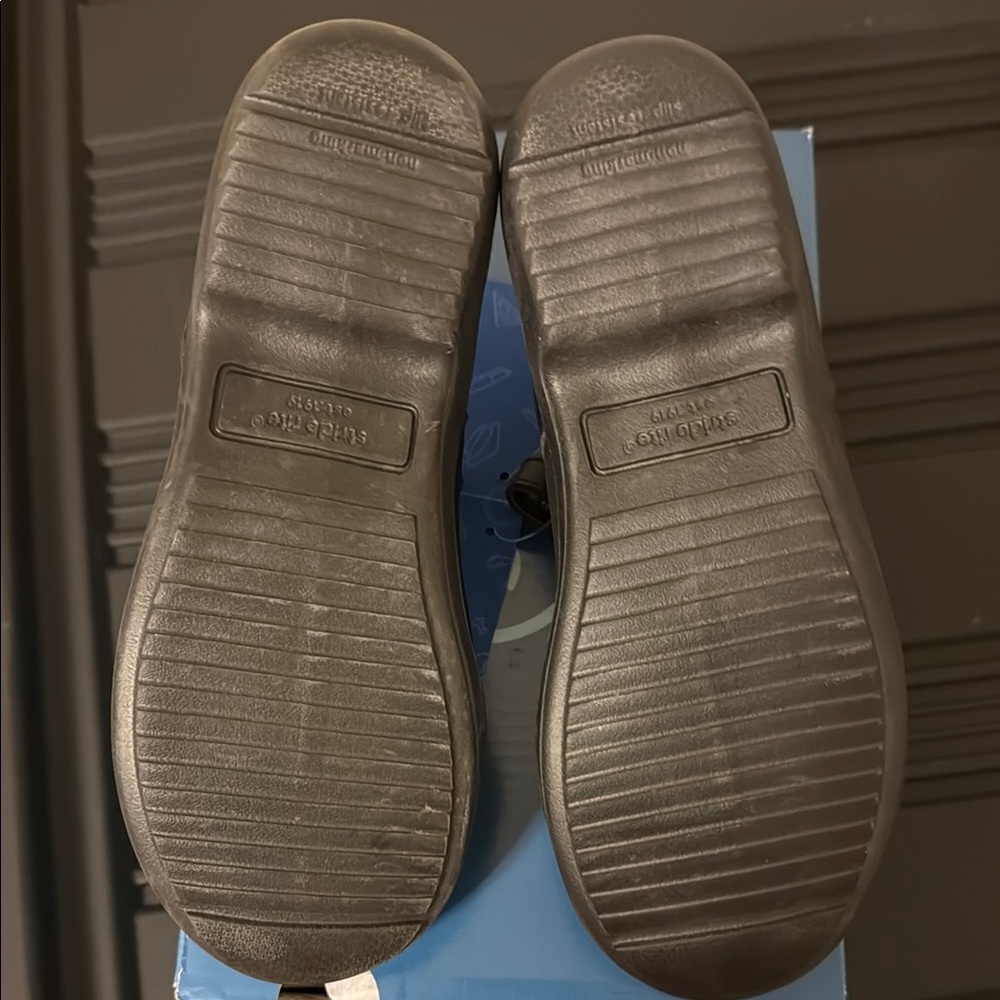Stride Rite Mary Jane Shoes - Picture 7 of 7